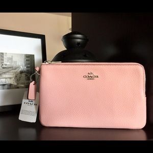 Women’s Coach Clutch